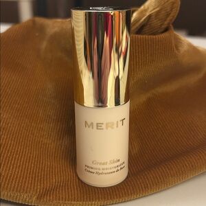 MERIT Great Skin Priming Moisturizer
15ml/.5oz